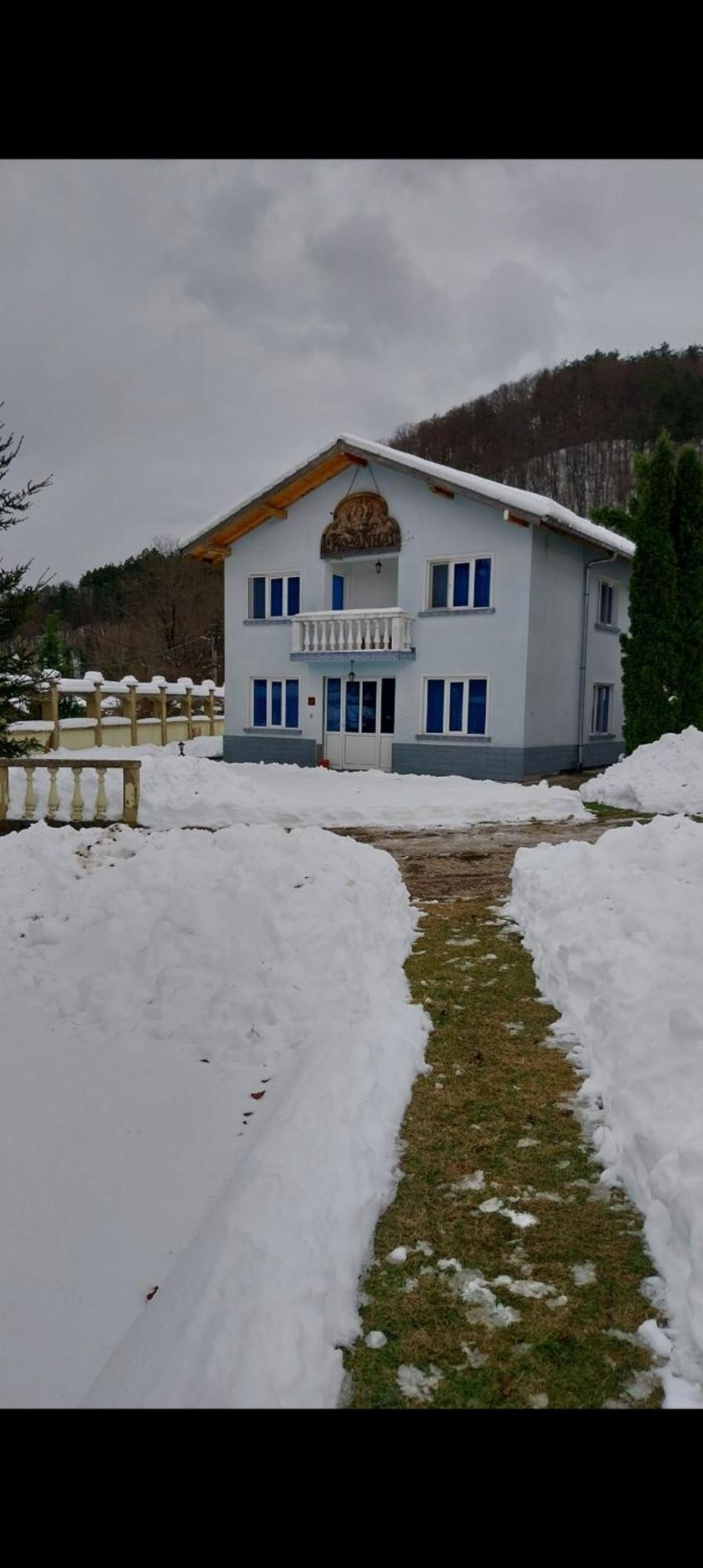 Vacation Home Yoanna Трявна Екстериор снимка